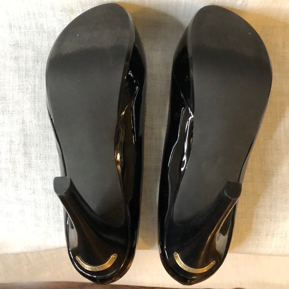 MICHAEL KORS BLACK PATENT LEATHER PUMPS 👠 - Picture 5 of 6